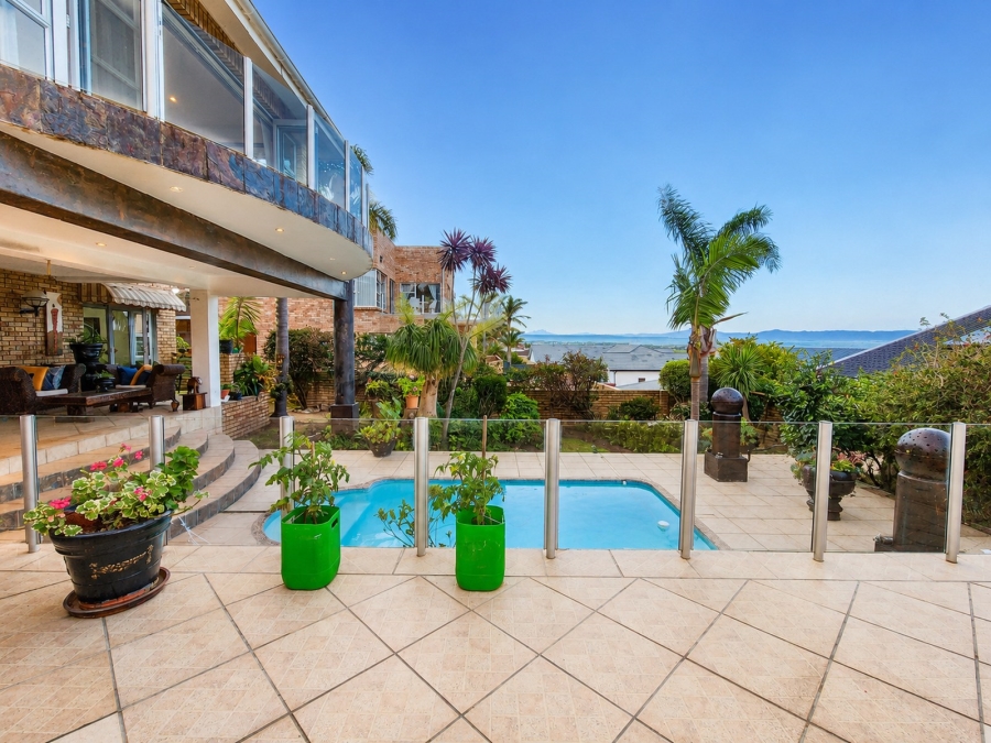 5 Bedroom Property for Sale in Wavecrest Eastern Cape